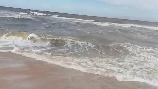 АЗОВСКОЕ МОРЕ - ШТОРМ - люди купаются - БЕЗ КОММЕНТАРИЕВ 4.09.2022 смотреть онлайн