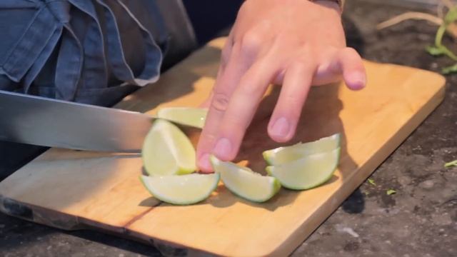 How to Make PHO: Awesome Vietnamese Noodle Soup (Pho Bo) HD смотреть онлайн