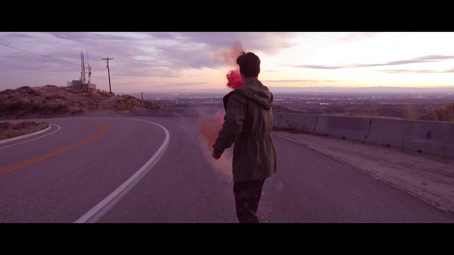 Smoke Bombs W/// Girls | Canon 1DX Mark II смотреть онлайн