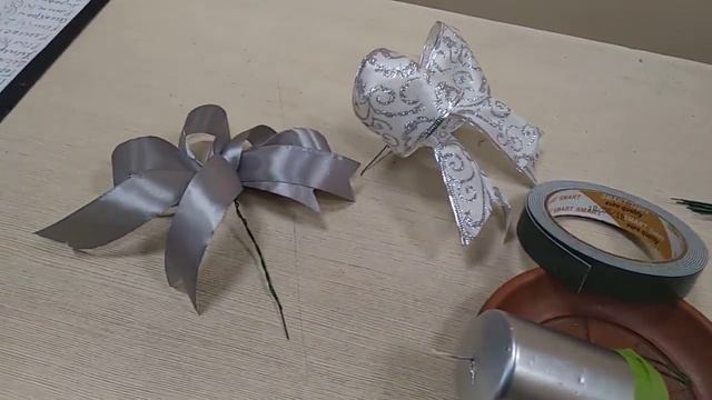 Делаем новогоднюю композицию. Мастер-класс флористика № 148 ч1 смотреть онлайн