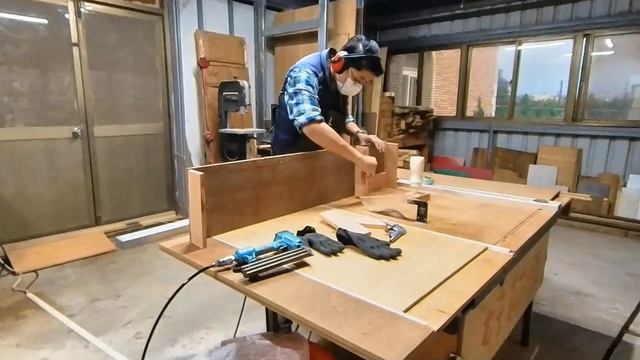 廢木料再生DIY ~ 電腦雙曲面螢幕底座抽屜盒 смотреть онлайн