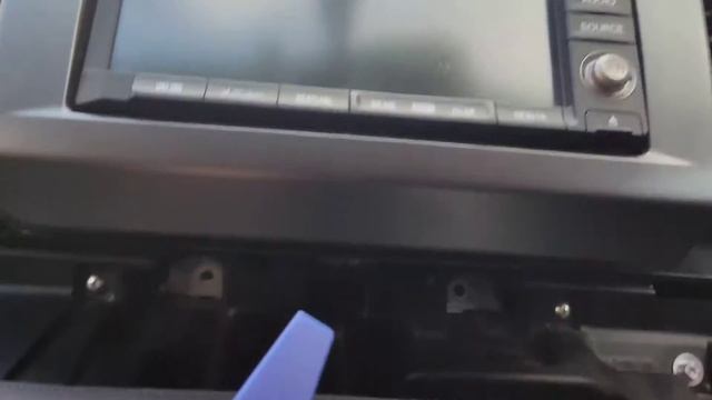 Как снять магнитолу на Honda Freed / Spike. Mitsubishi NH167L