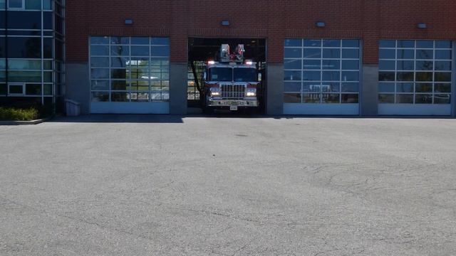 Ajax Fire Car 45 and Aerial 41 Responding смотреть онлайн