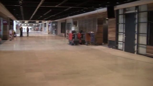 Ostatnie prace w porcie lotniczym im. Willy Brandta w Berlinie смотреть онлайн