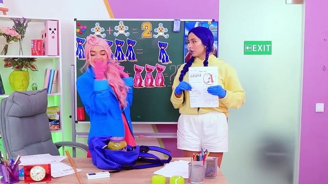 Меня удочерила Mommy Long Legs! Baby Long Legs DIY! смотреть онлайн