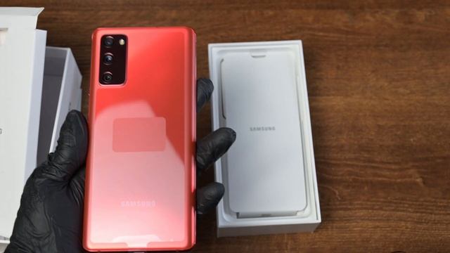 Galaxy S20 FE Unboxing (Cloud Red) смотреть онлайн