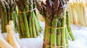 Спаржа. Что это? Как растёт, какие части съедобны, где и когда покупать, что готовить.