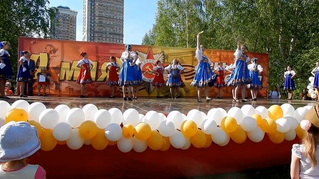Веселый русский народный танец "Чибатуха" смотреть онлайн