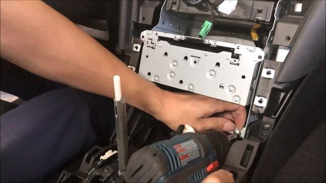 How To: Infiniti Q50 Q60 Vertical Screen Head Unit Installation - Part 1: Disassembly