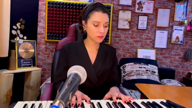 Уроки вокала, Упражнение на звук ГХМ смотреть онлайн
