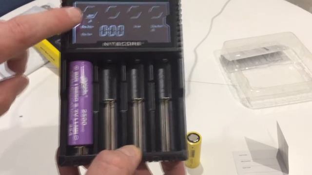 Умная зарядка Charger Nitecore D4 с Алиэкспресс распаковка и обзор #обзорник смотреть онлайн