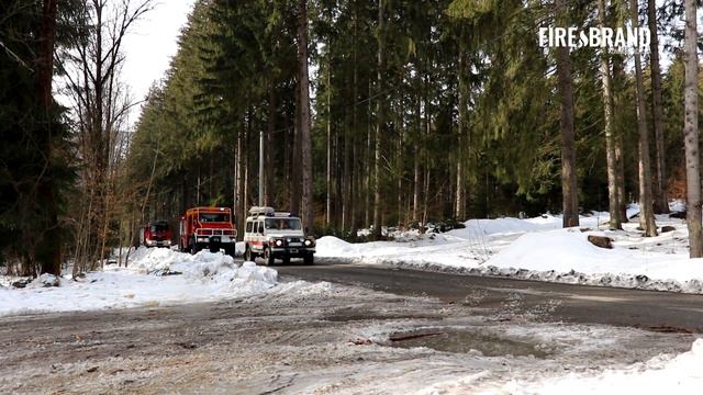 Alarmowo: Mercedes Unimog U 5023 & MAN TGM 13.290 & Land Rover Defender - OSP Istebna Centrum смотреть онлайн