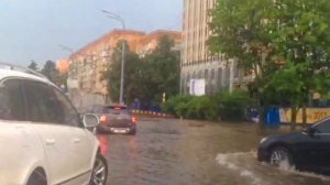 Потоп в Москве 2017  Утопили Ауди за 3 миллиона