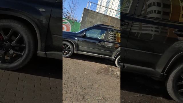 Екатеринбург, ул.Громова, д.26. Стоянка на тротуаре в зоне действия знака 3.27 Остановка запрещена смотреть онлайн
