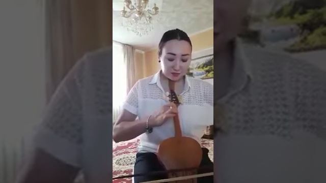 Игра на музыкальном инструменте Кобыз / Playing A Musical Instrument Kobyz