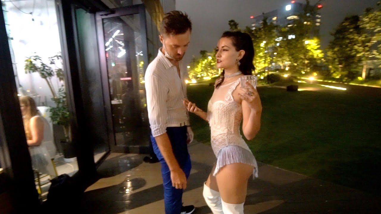 Неловкое свидание с японкой Маки. Реакция на намёки и сигналы. Инесса, давай поцелуемся! Ой, Токио смотреть онлайн