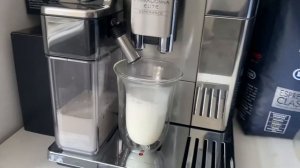 DeLonghi PrimaDonna Elite ECAM 650.85.MS latte macchiato