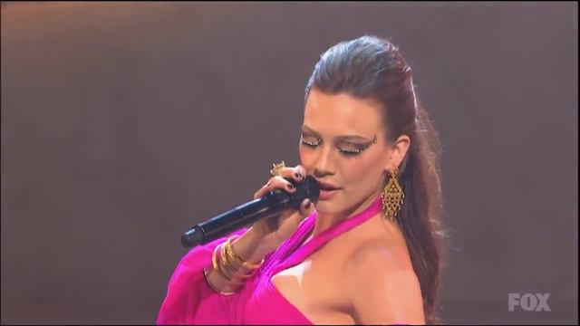 Hilary Duff - Stranger (Live in HD) смотреть онлайн