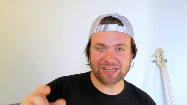 Ultimate Bass Starter Pack - TOP 5 Must Have Items! смотреть онлайн