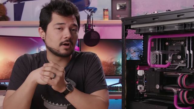 My $5000 Water Cooled PC LEAKED!!! смотреть онлайн