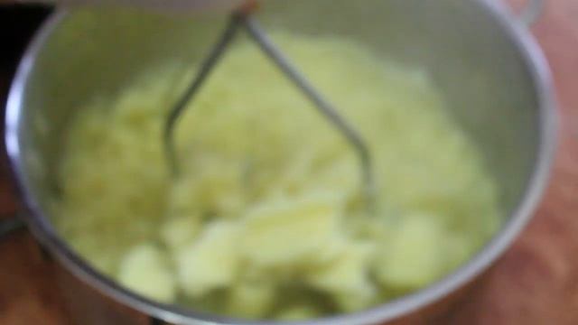 ПИРОЖКИ С КАРТОШКОЙ / МЯГКИЕ И ПЫШНЫЕ КАК ПУХ AY COOK смотреть онлайн