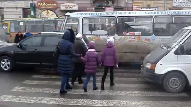 Forever alone. Світлофор, який всі ігнорують. смотреть онлайн