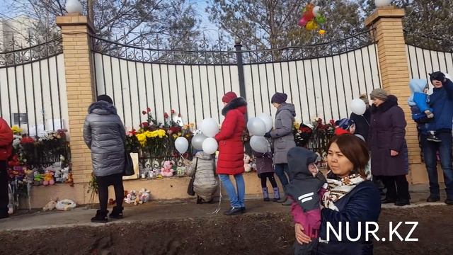 Запуск белых шариков в Астане - скорбим с Кемерово смотреть онлайн