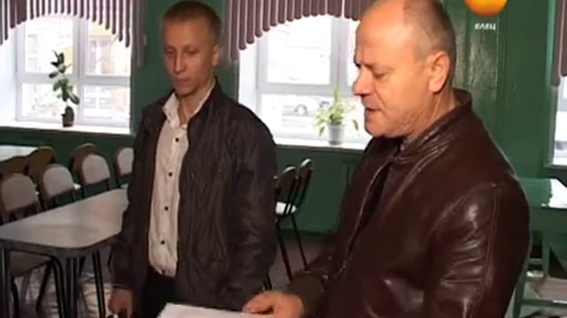 Учащиеся елецкой гимназии № 97 второй месяц «сидят на сухом пайке»! смотреть онлайн