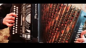 Вот кто-то с горочки спустился. Гармонь, Баян