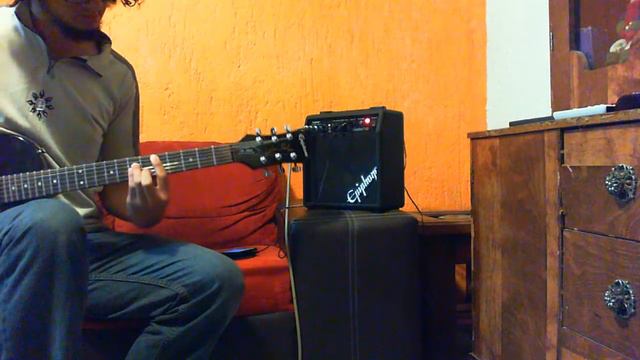 Amplificador Electar by Epiphone 10 watts. смотреть онлайн