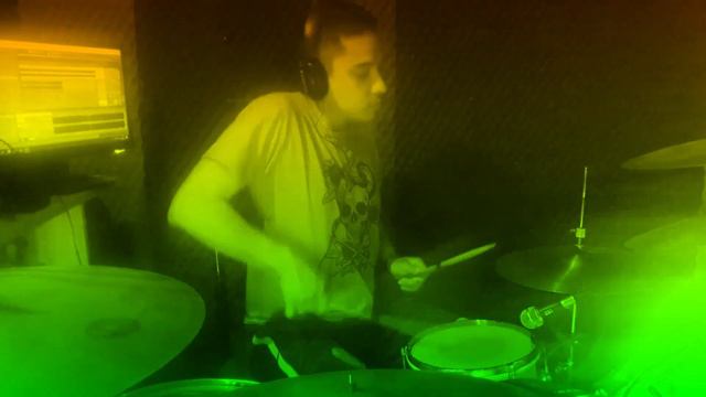 Drumcover Reggae #reggae #rootsreggae #drumcovers #drums #ingles #jamaica смотреть онлайн