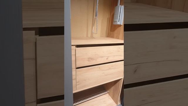 Обзор Шкаф-купе 2-х дверный Classic (Кухни и ванные Мария) смотреть онлайн