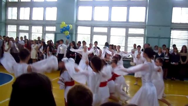 Танец Мир на земле в исполнении "Актив 7" школы № 7 г. Таврийск смотреть онлайн