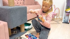 СОФИЯ НАШЛА КОТЕНКА. СОФУНЬЯ ШАЛУНЬЯ