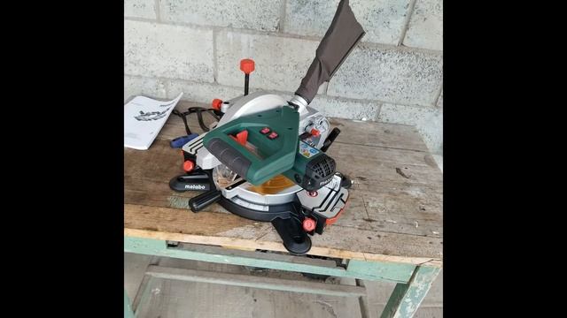 Обзор и тест торцовочной пилы METABO KS 216 M Lasercut смотреть онлайн
