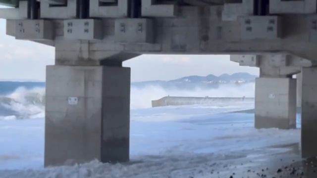 Typhoon Malakas caused destructive wind and huge waves in Japan смотреть онлайн