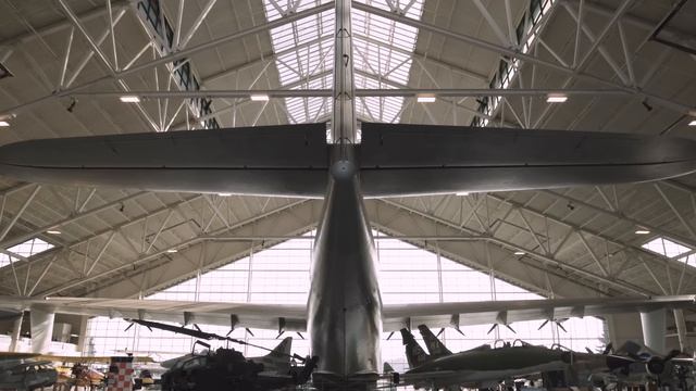 Microsoft Flight Simulator 40th Anniversary at the Evergreen Aviation Museum смотреть онлайн