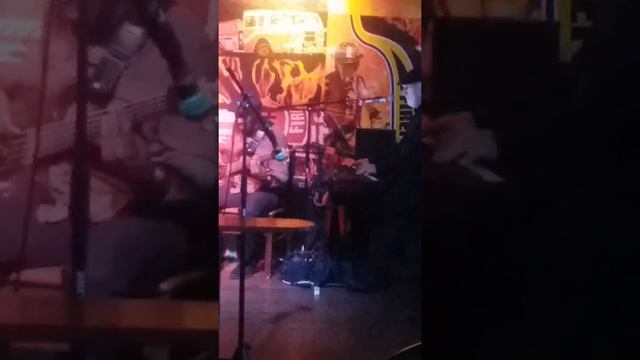 Countryboy "Elmore James" Elmo's Shuffle смотреть онлайн