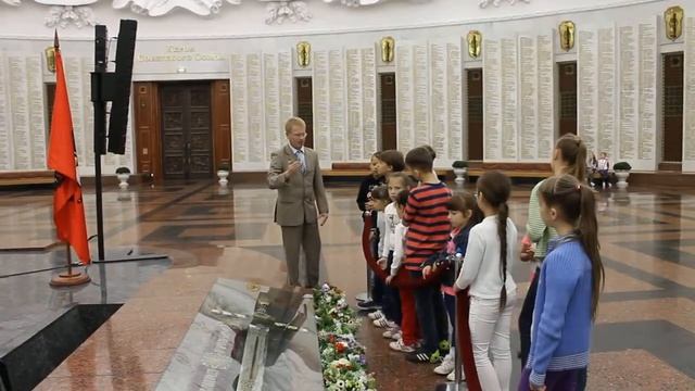 Забавный экскурсовод смотреть онлайн