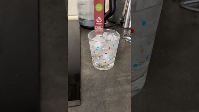 Эспрессо-тоник. Рецепт лучшего кофейного напитка 2022 года смотреть онлайн