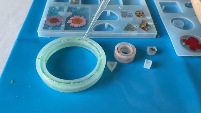 Делаю украшения с набором эпоксидной смолы с Wildberries | Обзор набора для творчества смотреть онлайн