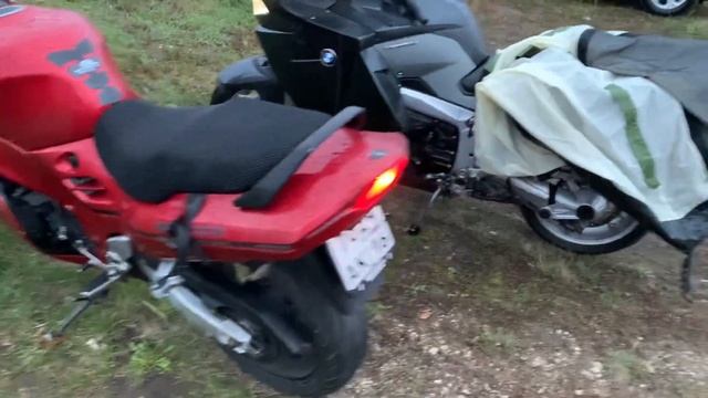 Suzuki RF900 R смотреть онлайн