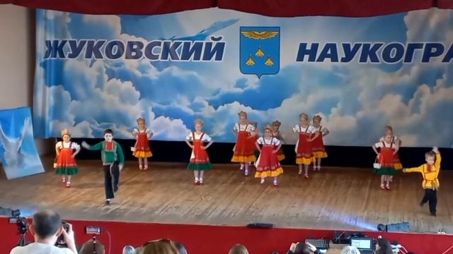 Коллектив народно-характерного танца,, Перепляс,, Земляниченька,, 2022 смотреть онлайн