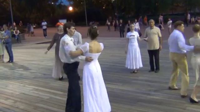 Русская кадриль вальсом. Парк Горького. Бал. www.rpu-dance.ru смотреть онлайн