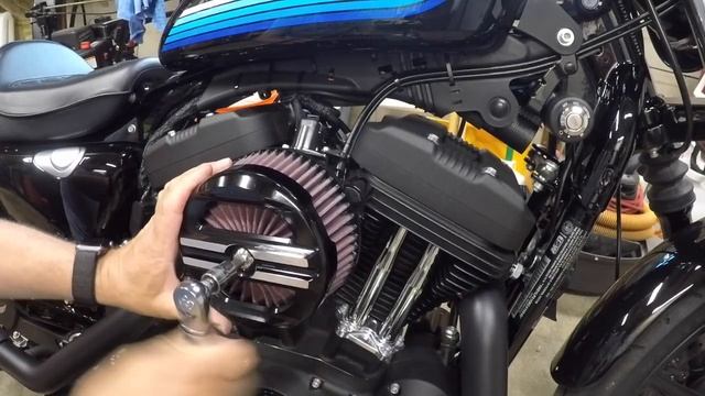 CLEANING AND OILING MY HARLEY DAVIDSON SCREAMING EAGLE K&N AIR FILTER ELEMENT смотреть онлайн