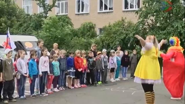 Поздравление детей с Международным днем защиты детей от творческого коллектива КУК ХГДК