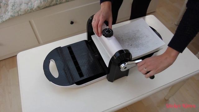 Introduction to die-cutting and embossing using the Xcut Xpress смотреть онлайн