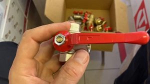 Кран шаровый VALTEC BASE трехходовой, тип L 1/2" внутренняя-внутренняя-внутренняя VT.360.N.04