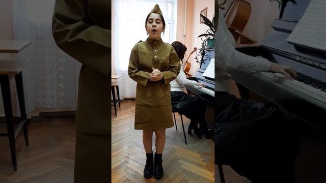 "Баллада о красках". Слова Рождественского. Музыка О. Фельцмана. Исполняет Шемшединова А. смотреть онлайн