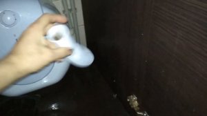 Воздух в сифоне на кухне.Не уходит вода в раковине.Воздушная пробка в канализации.Чистка труб. 管道清潔